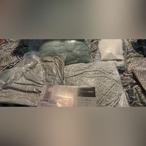 Madison Park set! Everything but the comforter! 8 pieces!! Won’t last long!!